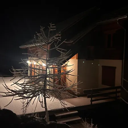 Chalet En Bois Au Sauze *